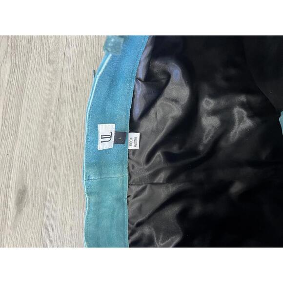 Understated Leather Wanted Shorts in Turquoise Stone - Picture 6 of 9